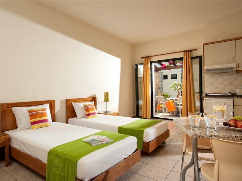 Kristalli Hotel Apartments 말리아 외부 사진