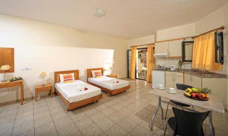 Kristalli Hotel Apartments 말리아 외부 사진