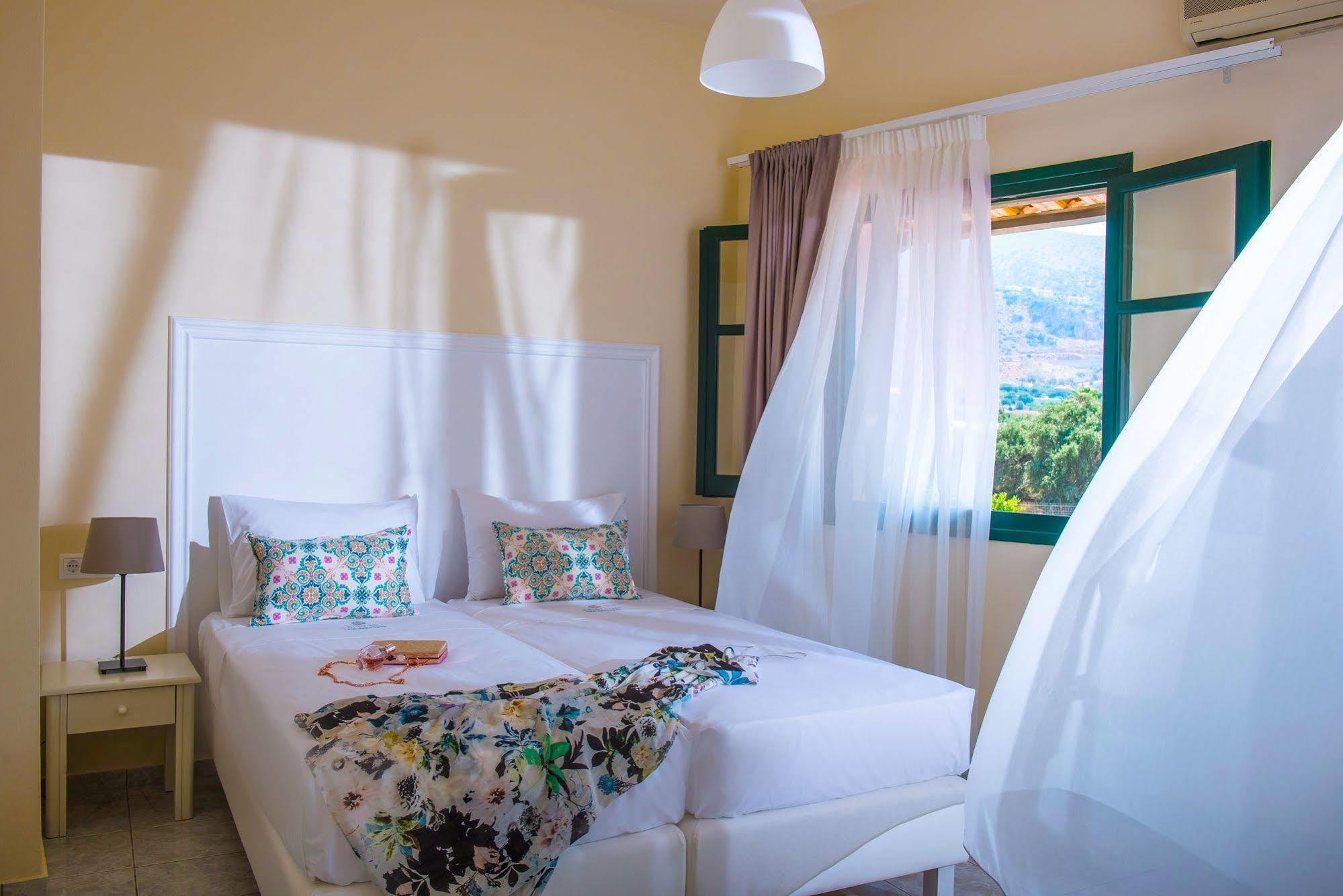 Kristalli Hotel Apartments 말리아 외부 사진