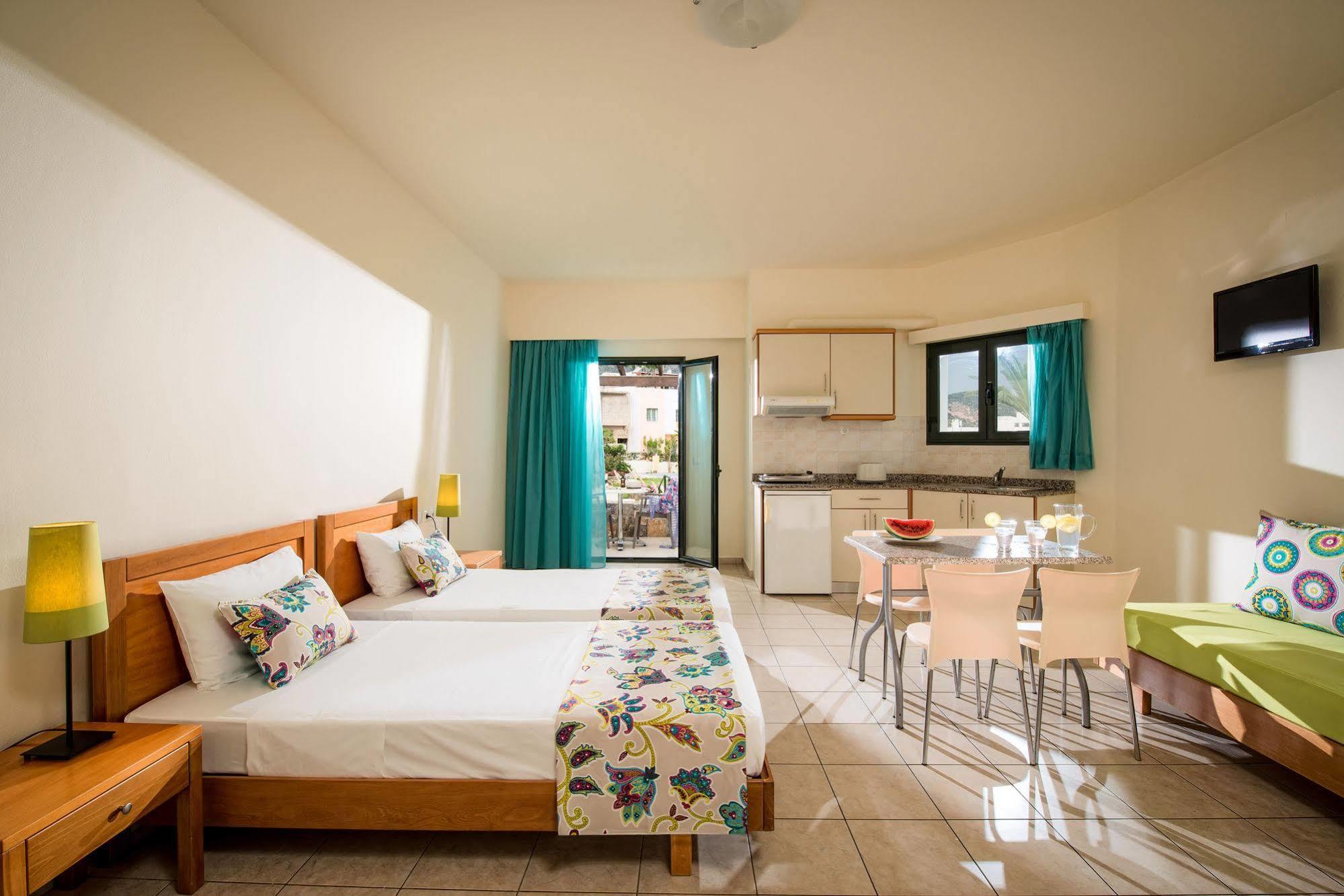 Kristalli Hotel Apartments 말리아 외부 사진