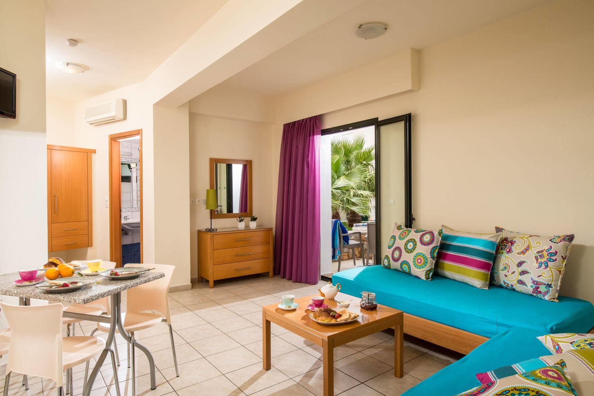 Kristalli Hotel Apartments 말리아 외부 사진